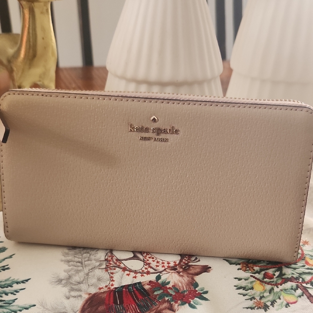 Kate Spade Beige Leather Wallet Grovestreet WLRU6055